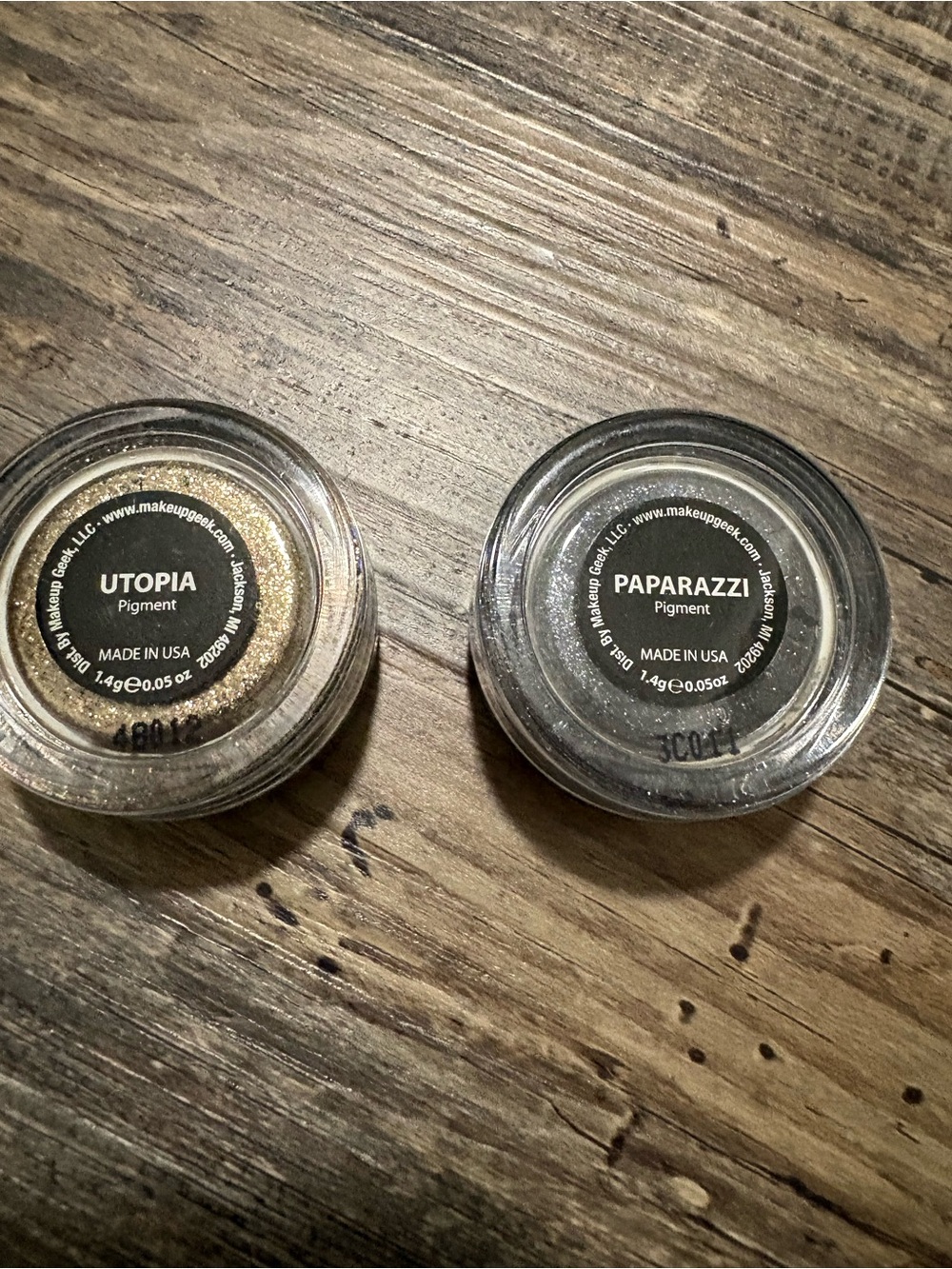 Makeup Geek Women’s Loose Pigment Jars $25.00 for Both Utopia and Paparazzi New